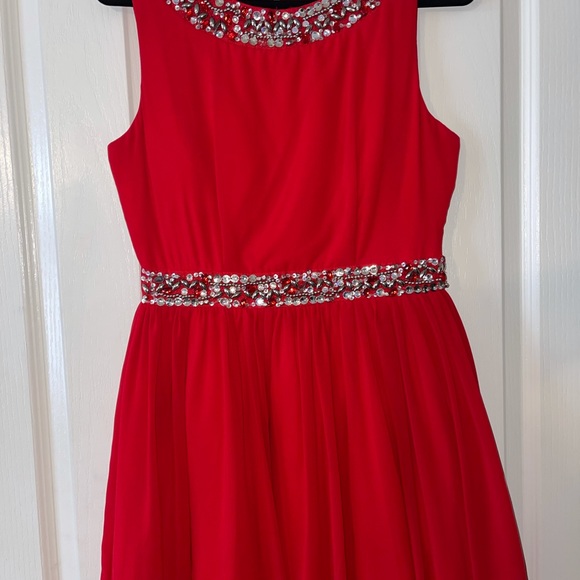 Red Dress - Picture 5 of 5